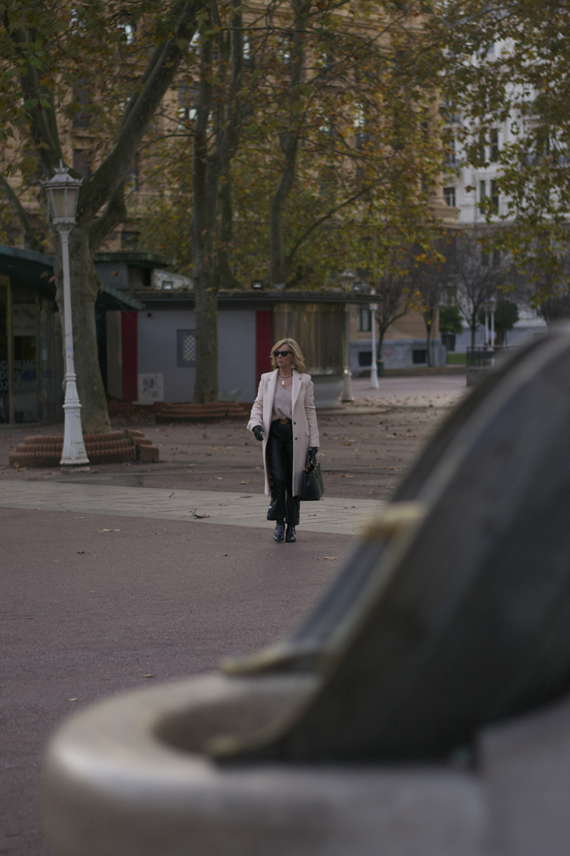 con buena fecha , leonor,, blog, , un look masculino, rosa y negro , bogger, influencer
