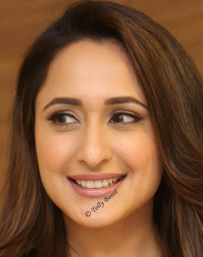 Pragya Jaiswal IMAGES, GIF, ANIMATED GIF, WALLPAPER, STICKER FOR WHATSAPP & FACEBOOK