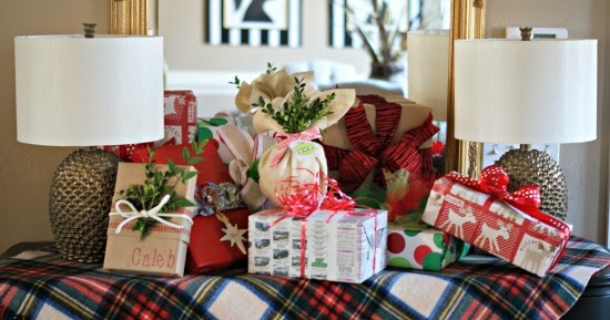 PLAN A PRETTY PRESENT PARTY - Dimples and Tangles