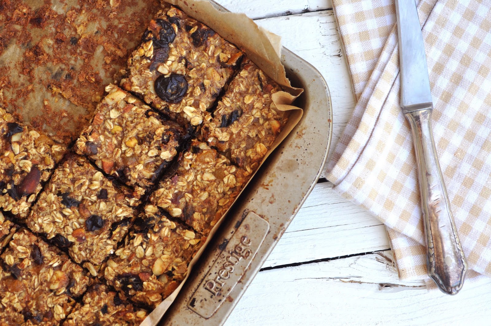 anja-s-food-4-thought-breakfast-oatmeal-bars