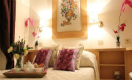 Το Rome Suites Apartments βρίσκεται στην καρδιά της Ρώμης, προσφέροντας διαμερίσματα σε μοντέρνο και κλασικό στιλ με δωρεάν Wi-Fi. Γύρω από το ξενοδοχείο υπάρχουν πολυάριθμα εστιατόρια και καφέ.