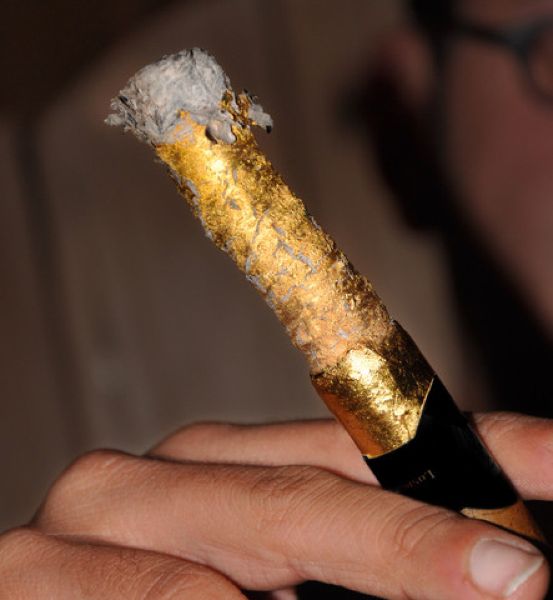 Only a Real Rich Afford To Smoke Cigars Gold Priceless Pic