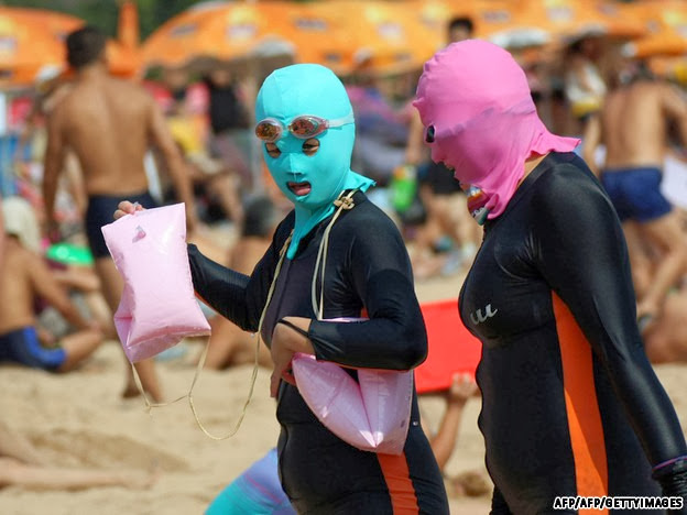 La última moda en las playas de China - Cara-kinis