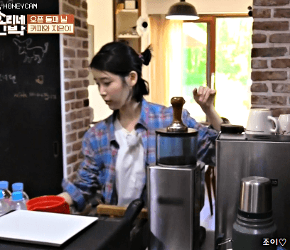 효리네민박 3화 아이유(섹시가수 이지은).gif | 인스티즈