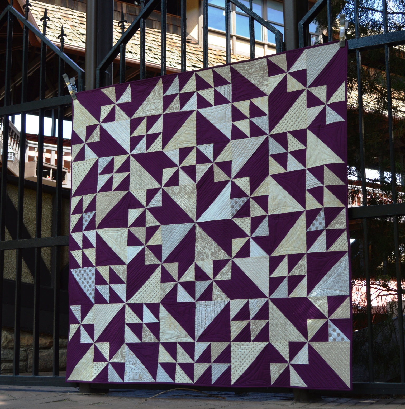 happy-quilting-royal-a-cake-mix-quilt-and-bake-off