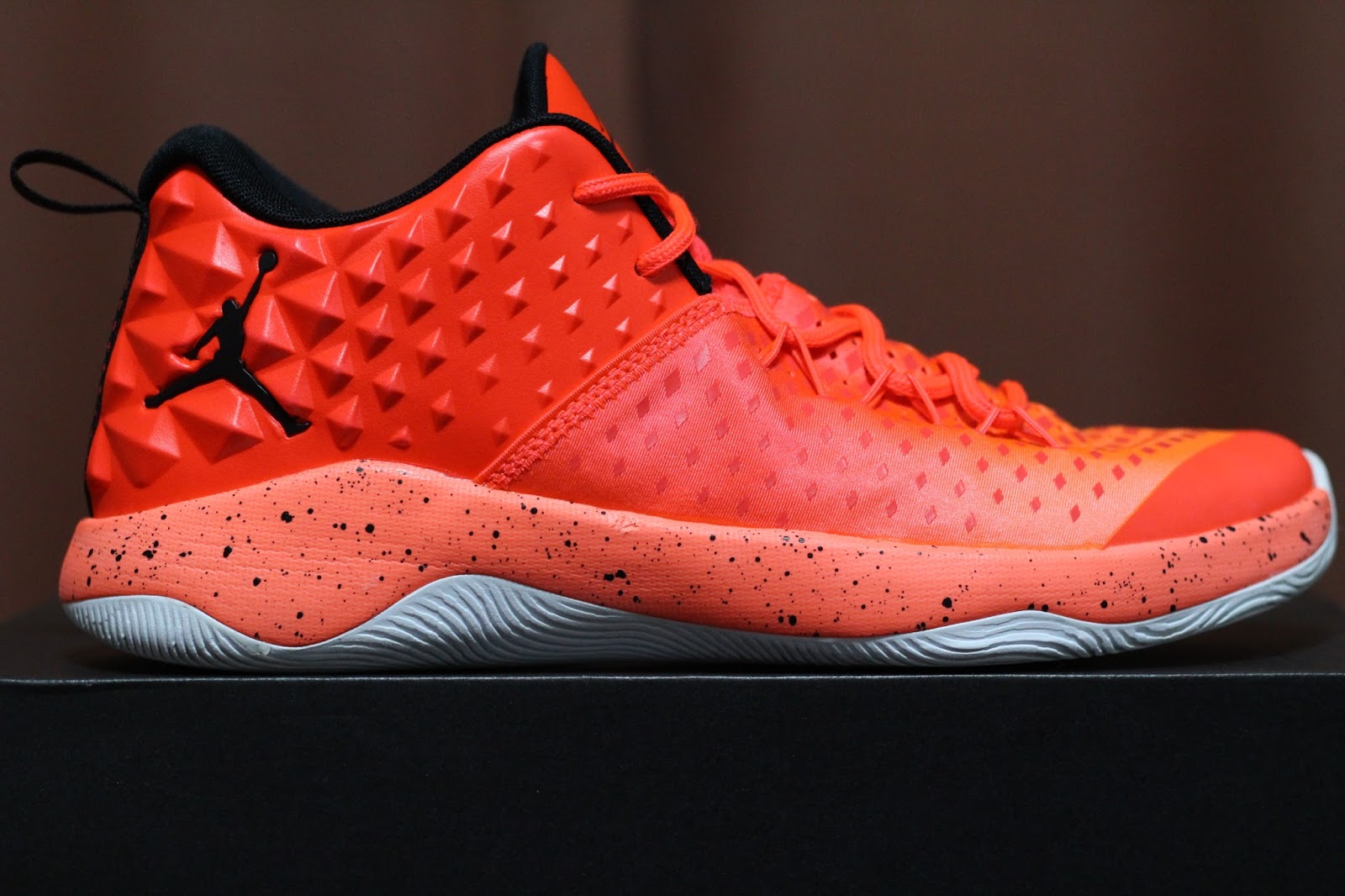 jordan extra fly orange