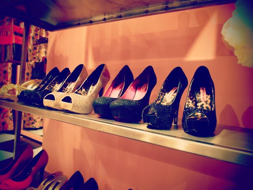 Modernos zapatos de moda Modernos zapatos de moda