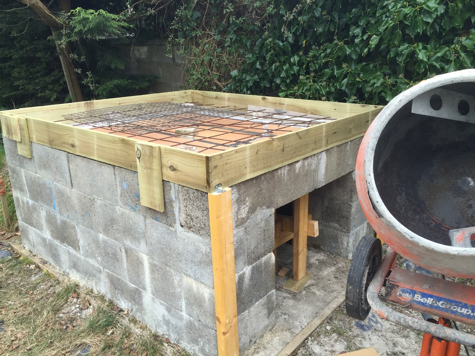 My Pizza Oven in Sunny Aberdeen SLAB Casting oven floor structure.