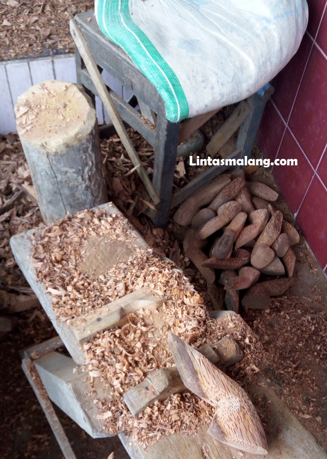 Pengerajin Uleg Kayu, Bisa Grosir dan Ecer Pengerajin Uleg Kayu, Bisa Grosir dan Ecer