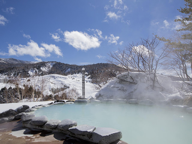 Enjoy hot springs in Japan