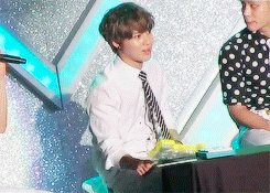 마이너스 손으로 유명한 남녀아이돌들.gif | 인스티즈