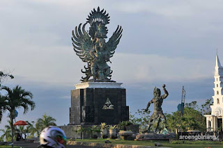patung di bali dewa indra