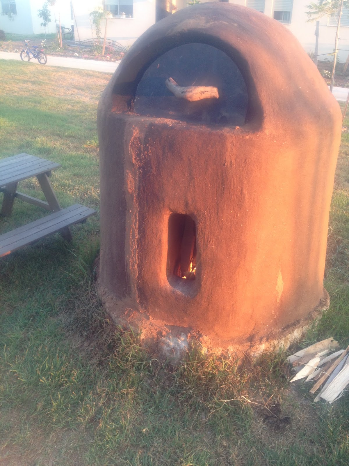 more or less mud oven