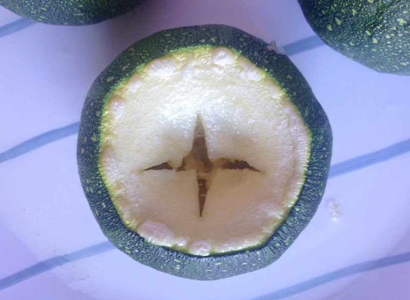 Hacemos una x en la parte superior de los calabacines