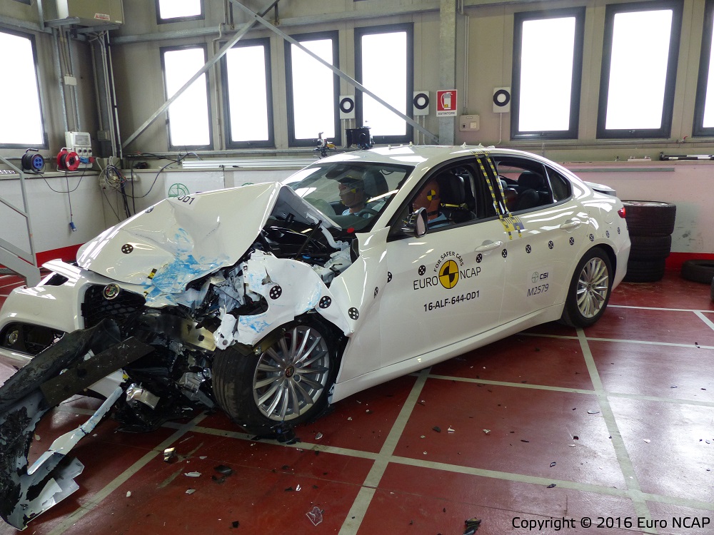 Alfa Romeo Giulia Aces Euro NCAP Crash Test Types cars