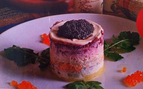 салат шуба с икрой мойвы