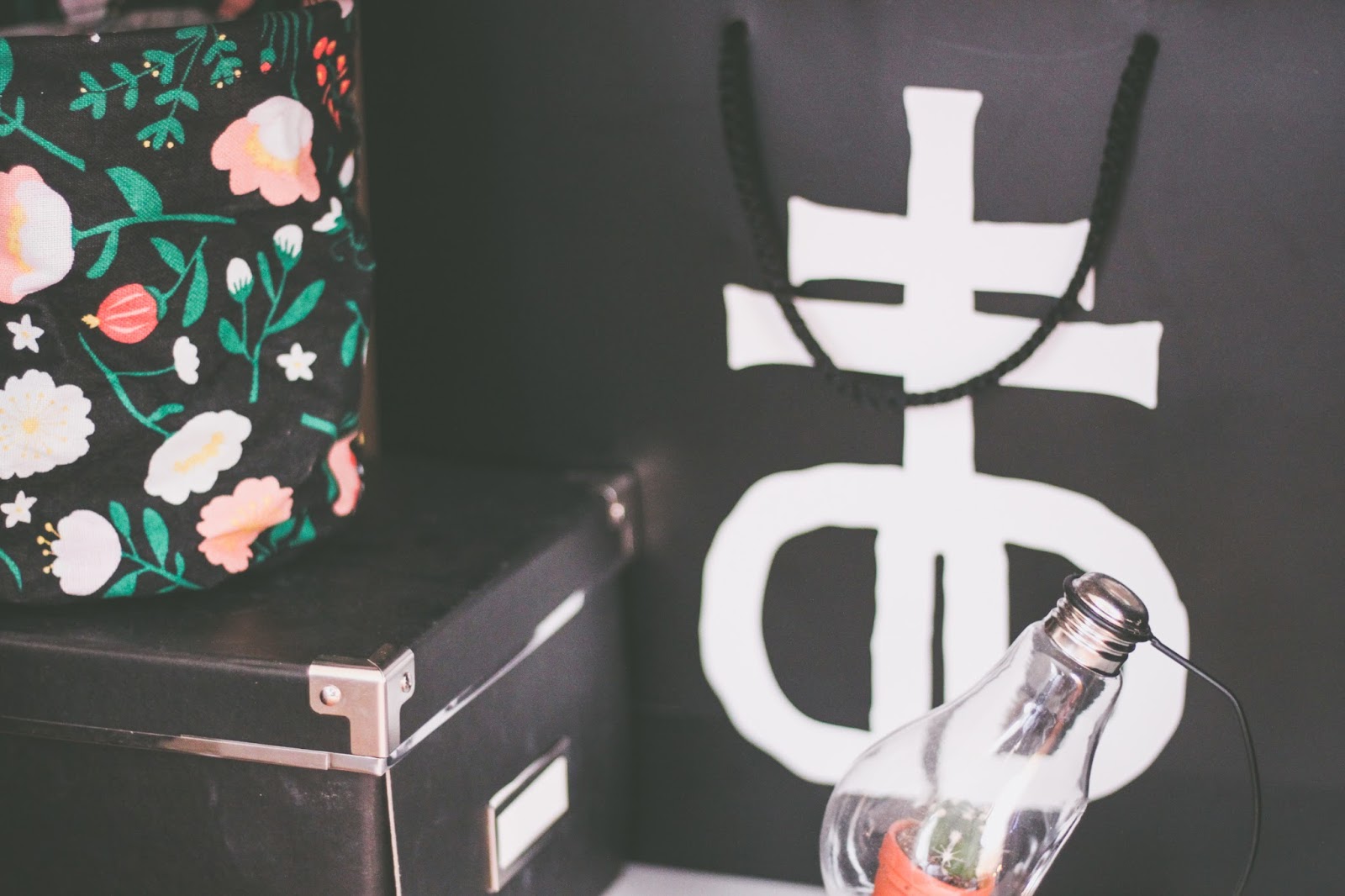 Shelfie | www.hannahemilylane.com