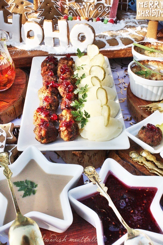Köttbullar-Swedish meatballs-sau chiftelute suedeze