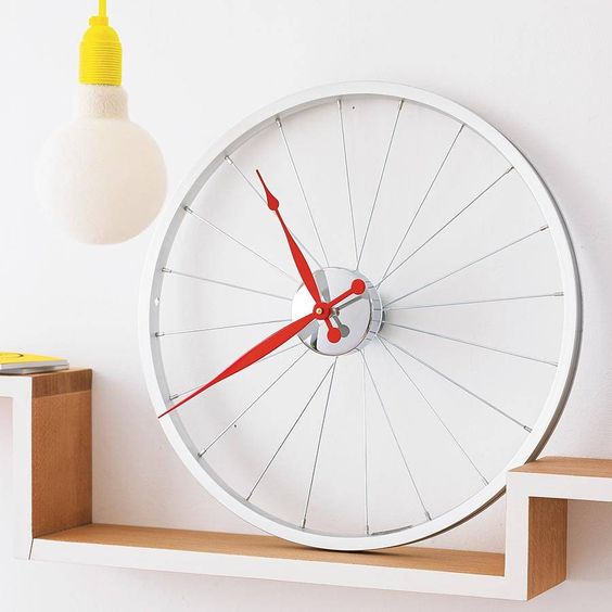 diy home decorating ideas Convert your bicycle wheel into clock
