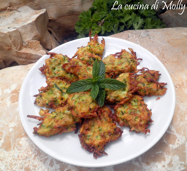 frittelline di zucchina e menta