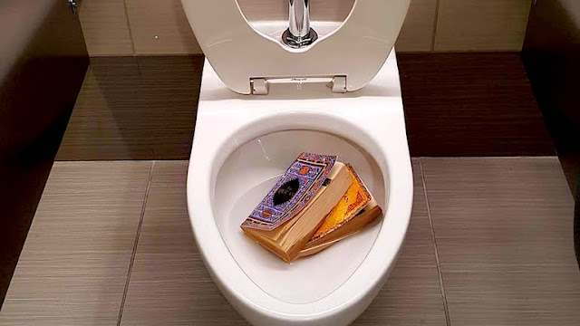 LAKNAT! Al Qur`anul Karim Dimasukkan Kedalam Kakus Toilet di Texas