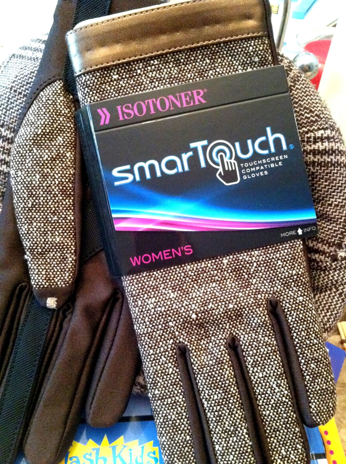 Isotoner Signature Women's Dress SmarTouch Gloves Black main image 0