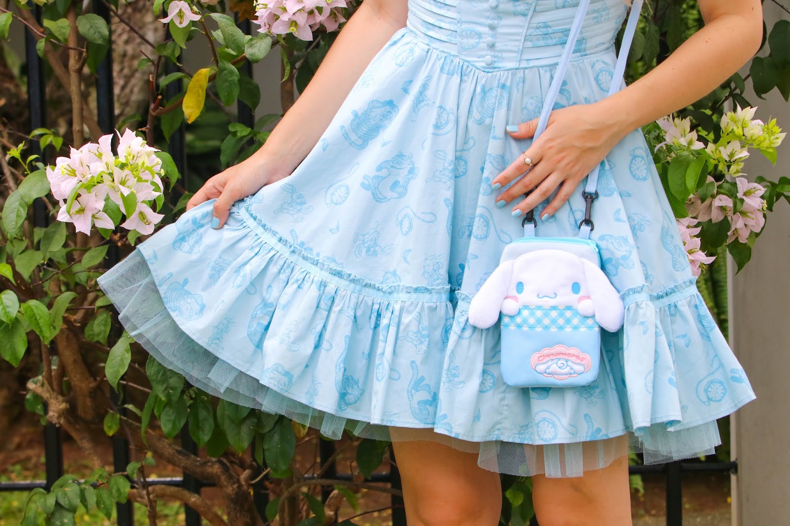 Alice in Wonderland Inspired Outfit