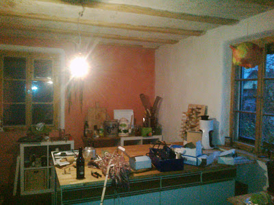 Karl Erwin und die Frau - ein Haus wird glücklich: Küchenbeleuchtung