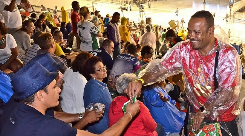Βραζιλία: Μοιράζουν δωρεάν... προφυλακτικά ενόψει Καρναβαλιού και Μουντιάλ