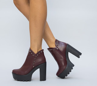 Botine moderne de femei, negre, cu toc inalt si gros si talpa groasa, cu tine metalice pentru iarna Botine moderne de femei, negre, cu toc inalt si gros si talpa groasa, cu tine metalice pentru iarna