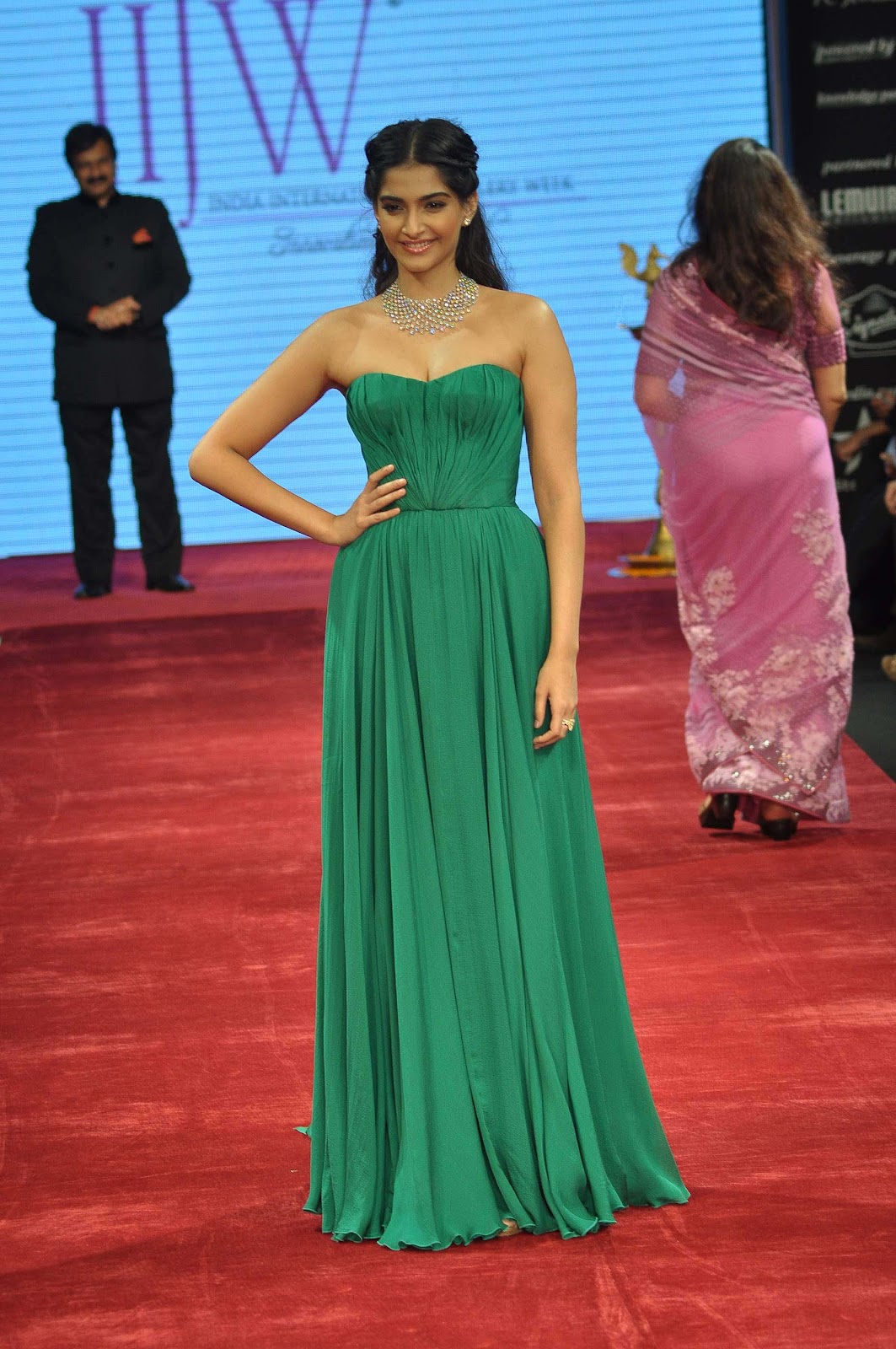 High Quality Bollywood Celebrity Pictures Sonam Kapoor Hot Cleavage Show In Green Dress At The 