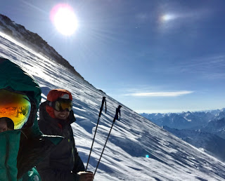 Janiina ja Heikki Elbrusin rinteellä