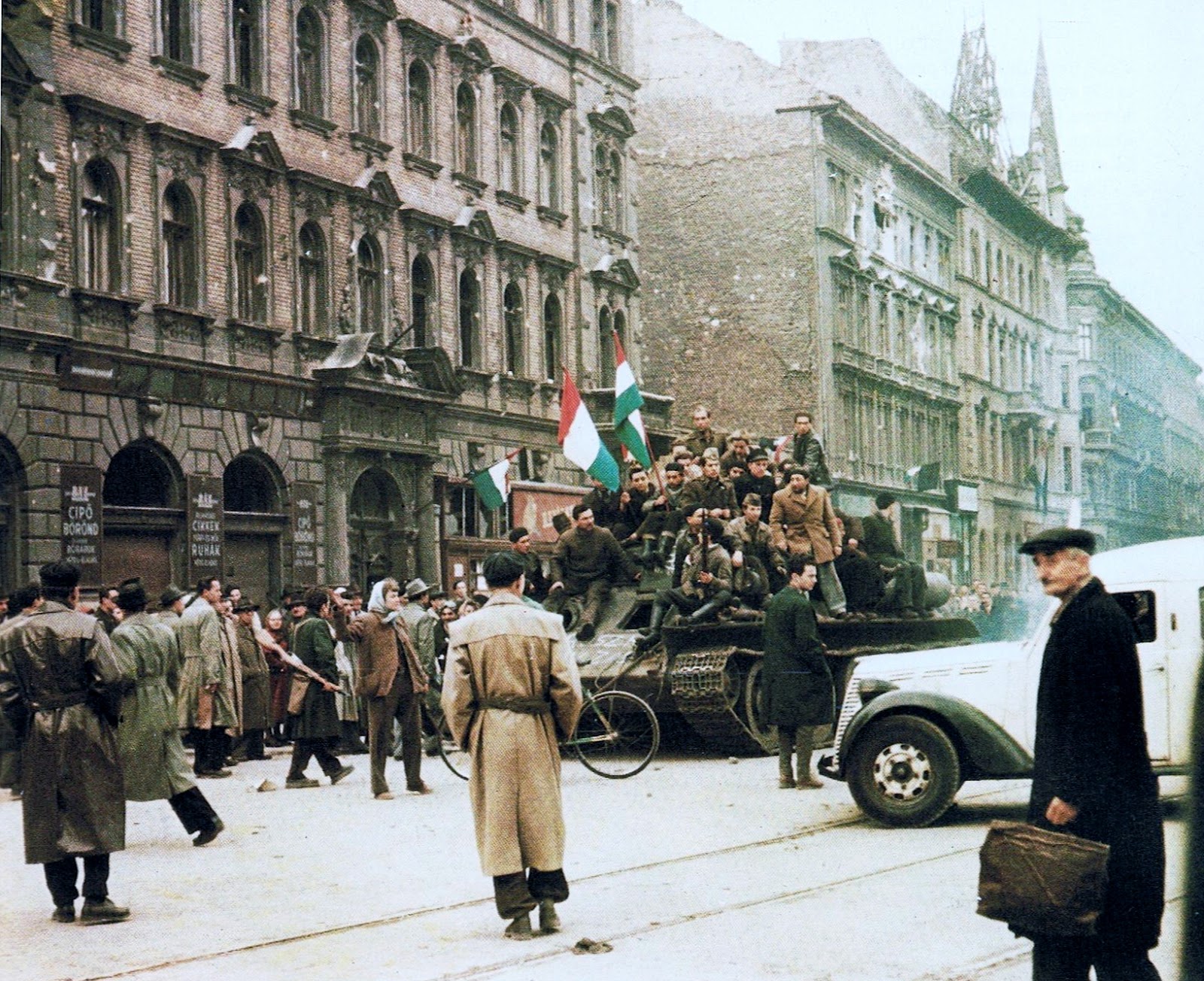 the 1956 hungarian revolution English: the hungarian revolution of 1956, a spontaneous revolt from 23 october to 10 november, began as a student demonstration which quickly attracted thousands of. the 1956 hungarian revolution English: the hungarian revolution of 1956, a spontaneous revolt from 23 october to 10 november, began as a student demonstration which quickly attracted thousands of.