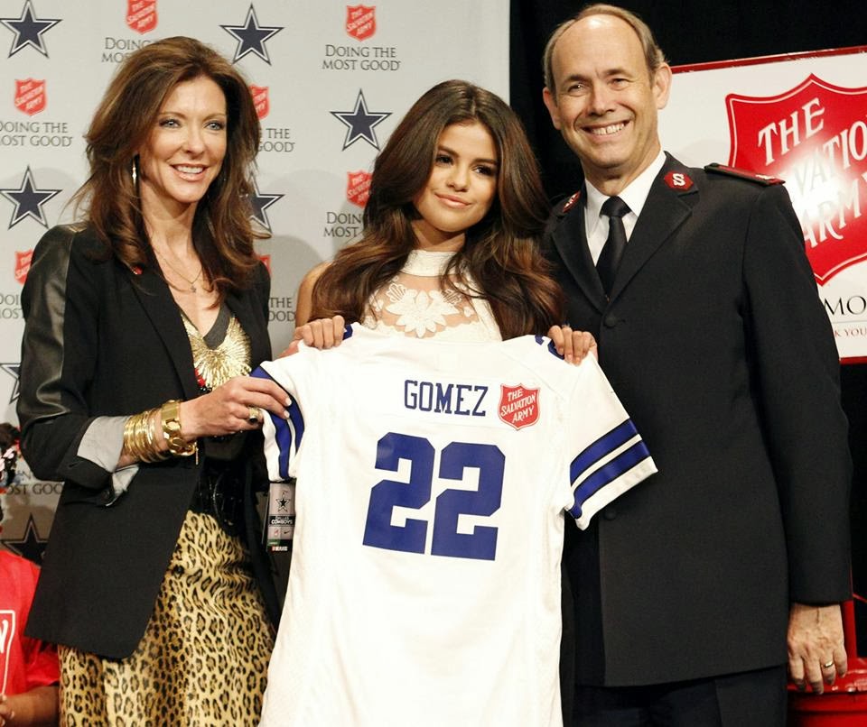 Selena Gomez TR: Selena,Dallas Cowboys (Vikings vs Cowboys)