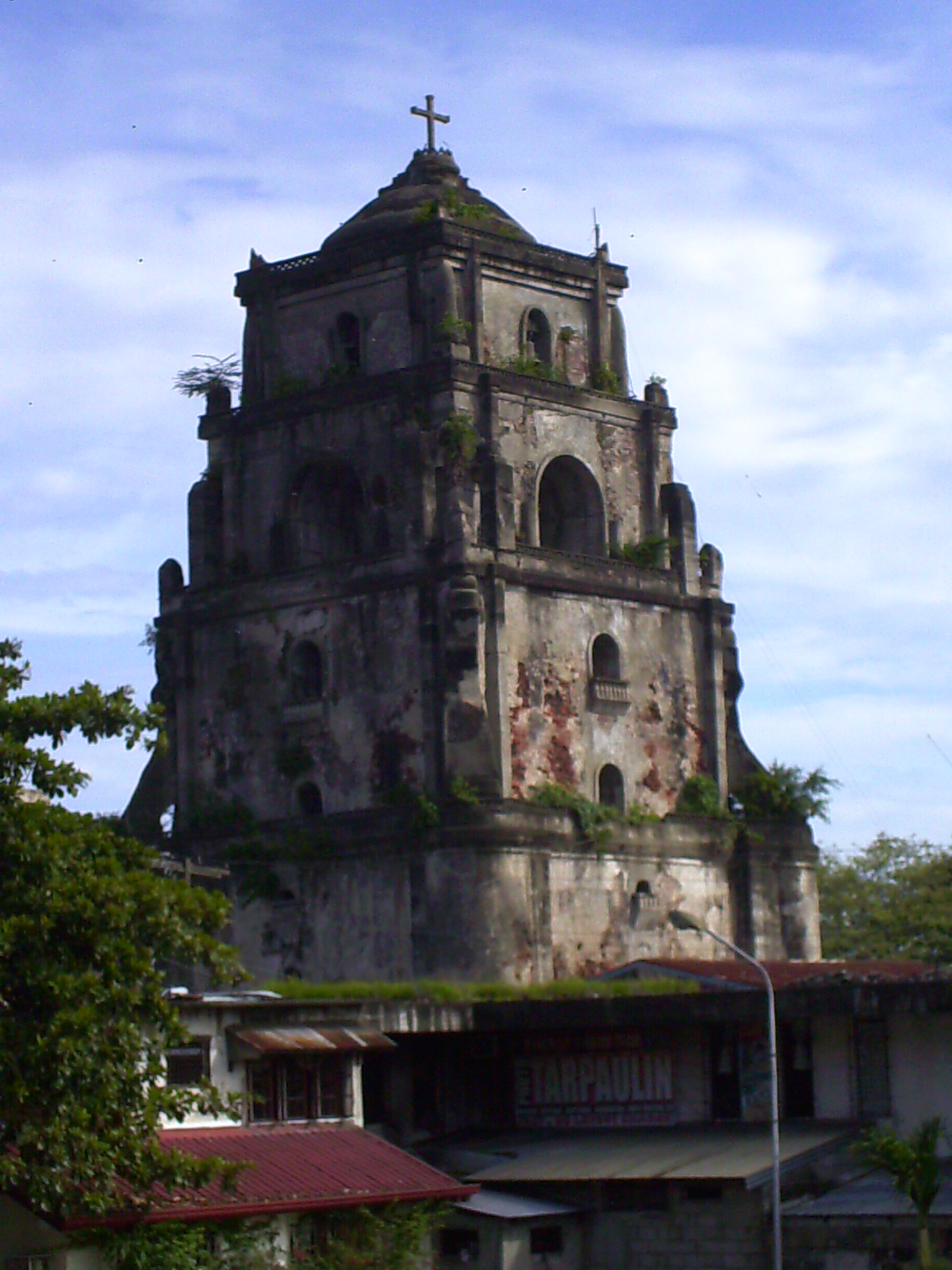 Wonders Of Region1 Sinking Bell Tower Of Laoag wonders-of-region1-sinking-bell-tower-of-laoag