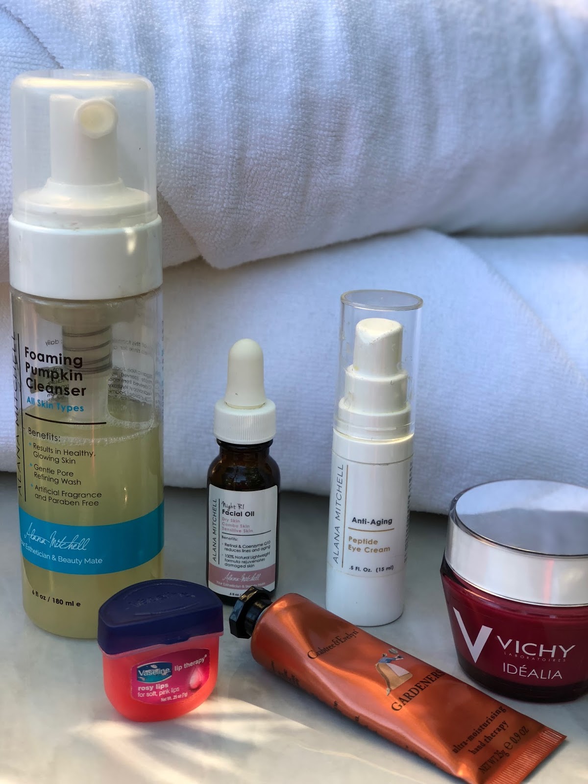Alanna Mitchell Skincare, vitamin c, nighttime oil, serum for the face, vichy moisturizer