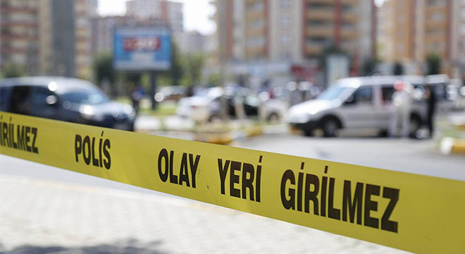 Diyarbakır Bağlar Şeyh Şamil Mahallesinde kardeş kavgası: 1 ölü Diyarbakır Bağlar Şeyh Şamil Mahallesinde kardeş kavgası: 1 ölü