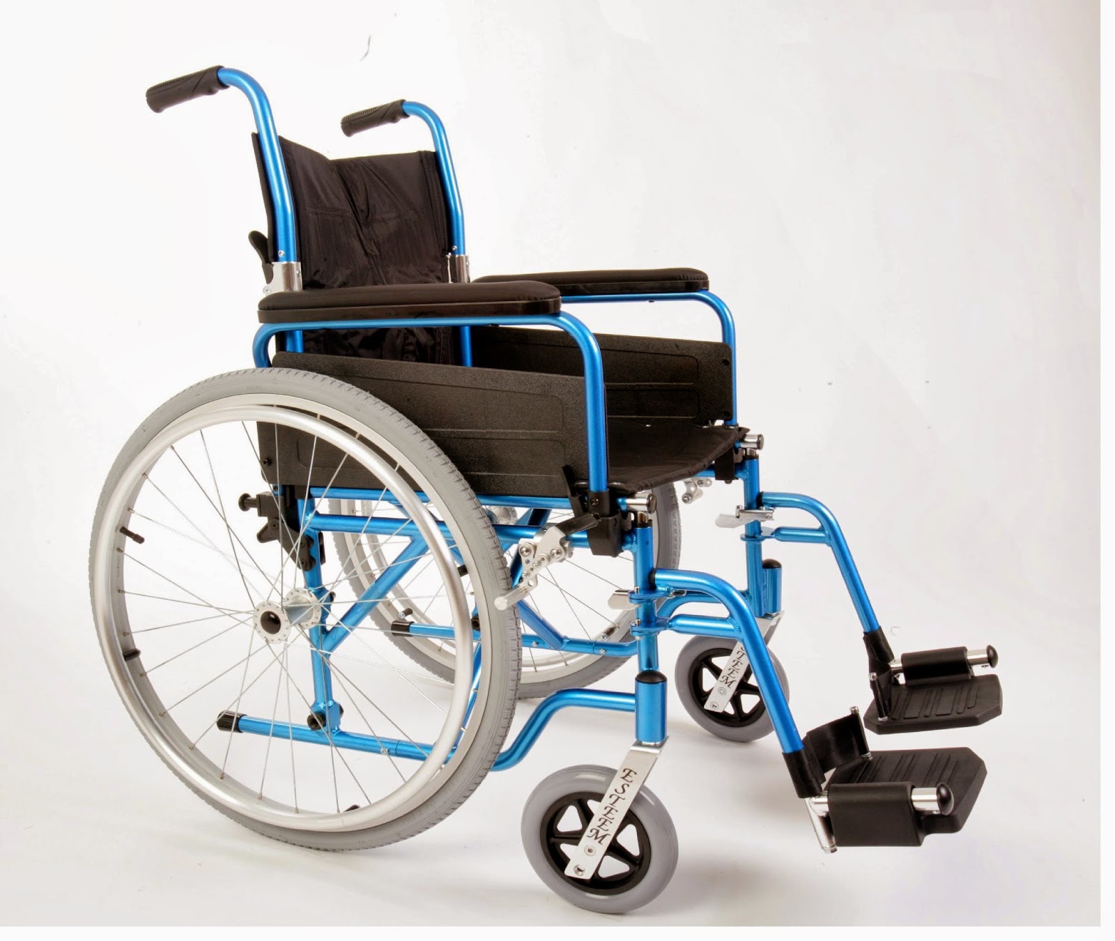 Инвалидные коляски цена бу. Excel Xeryus super инвалидная коляска прогулочная. Коляска для купания инвалидов. Инвалидная коляска на гусеничном ходу.