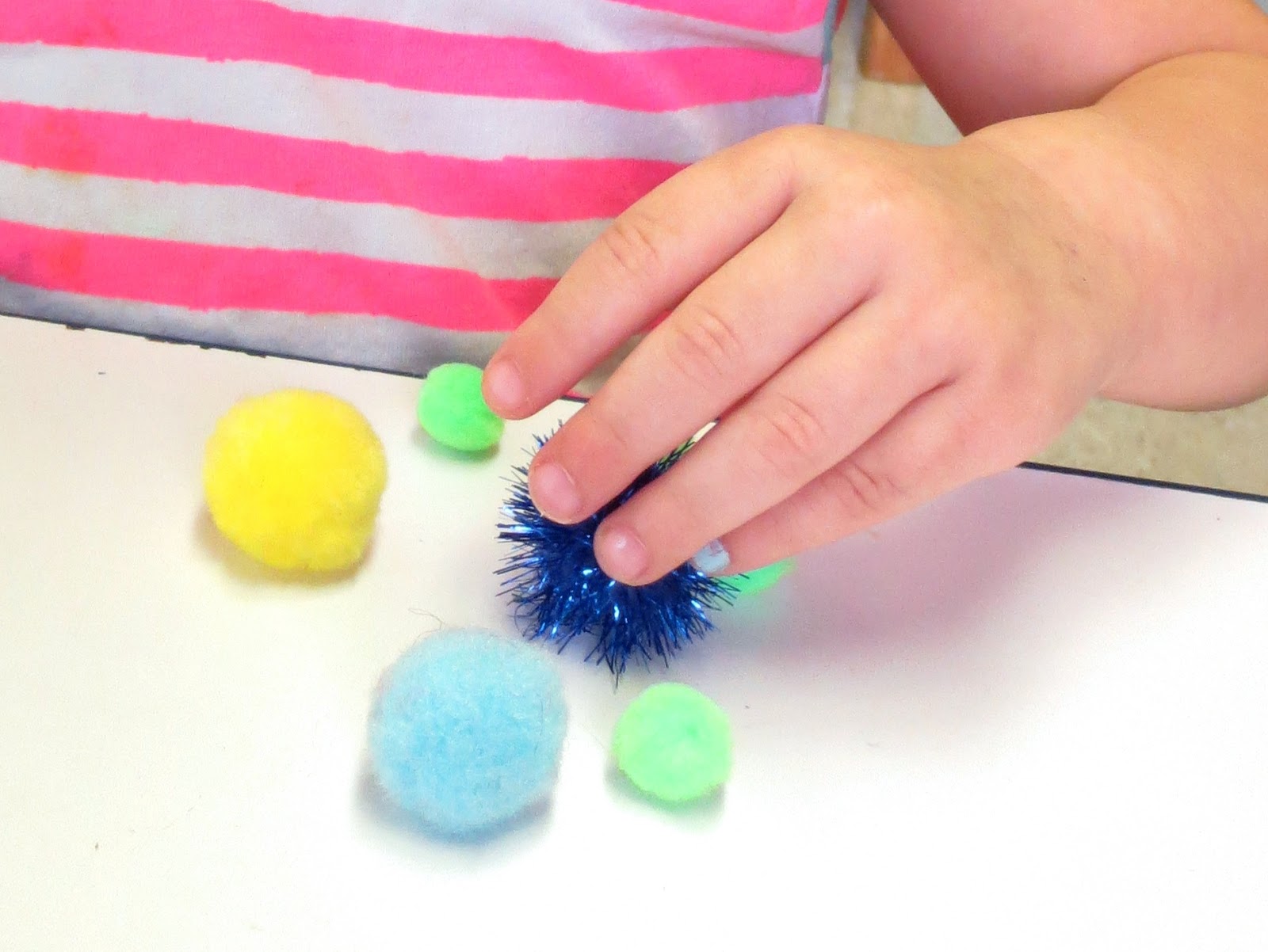 Princesses, Pies, & Preschool Pizzazz: Pom-Pom Color Fun for Toddlers