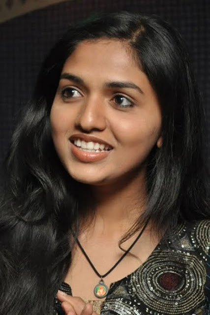 Tamil Actress Sunaina Wallpapers Milf Takes Two Cocks On