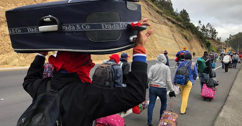 Juez ordena a Ecuador suspender requisito de pasaporte para ingreso de venezolanos a su territorio por 45 días Juez ordena a Ecuador suspender requisito de pasaporte para ingreso de venezolanos a su territorio por 45 días