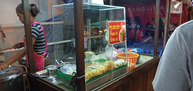 ขายกะเพาปลา ตามตลาดนัด ขายกะเพาปลา ตามตลาดนัด