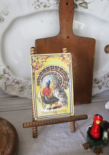 Thanksgiving Hutch Decorating- Itsy Bits And Pieces