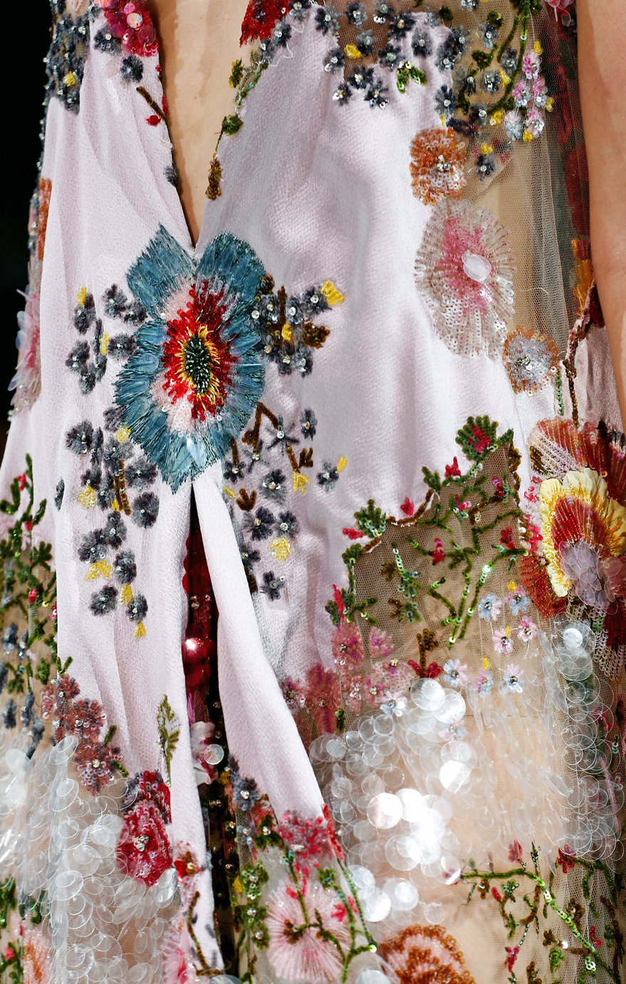 Close up: Just like in a fantasy - Valentino