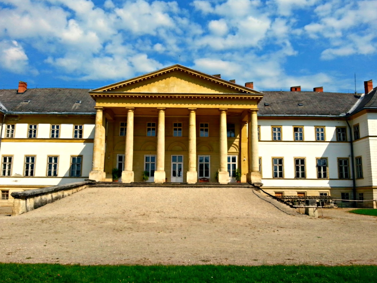 Travelblogger Városlátogatások Festeticskastély Dég