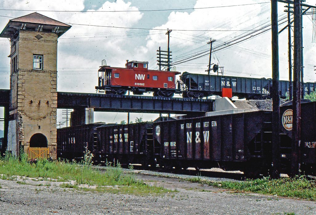 Towns and Nature Kenova, WV NS/N&W crossing CSX/C&O+B&O