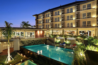 Job Vacancy as Waiter (Daily Worker) at Golden Tulip Essential Job Vacancy as Waiter (Daily Worker) at Golden Tulip Essential