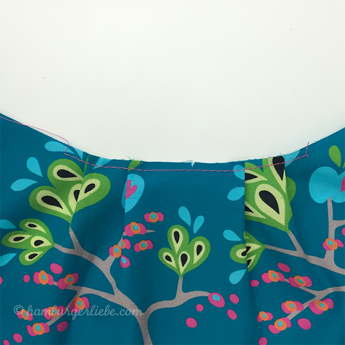 Reversible Mini Beach Bag Tutorial DIY Tutorial Ideas!