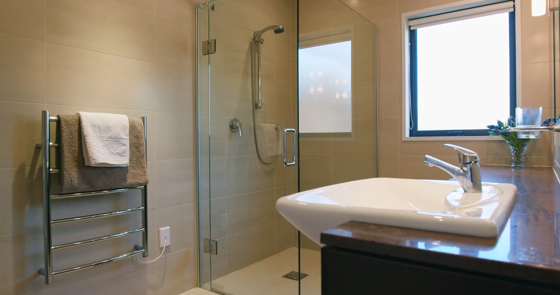 18 Interior Design Photos vs. 5 Milward Place, Kelvin Heights, Queenstown Luxury Home Tour