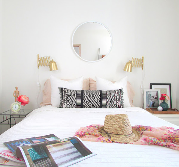 Sencillez y estilo LOW COST en un dormitorio con toques DORADOS
